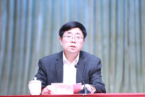 中共山东省委党史研究室主任赵国卿同志代表第四组作交流发言